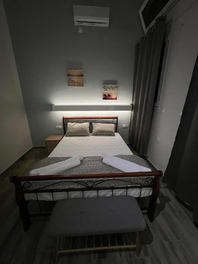 Kalamata City Loft Apartment ภายนอก รูปภาพ