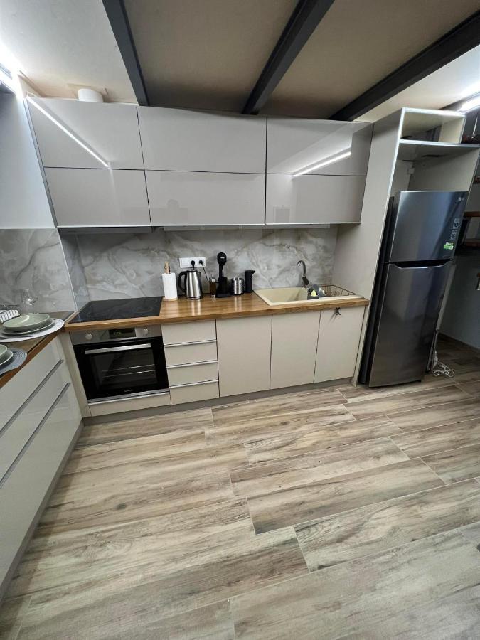Kalamata City Loft Apartment ภายนอก รูปภาพ