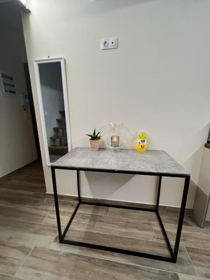 Kalamata City Loft Apartment ภายนอก รูปภาพ