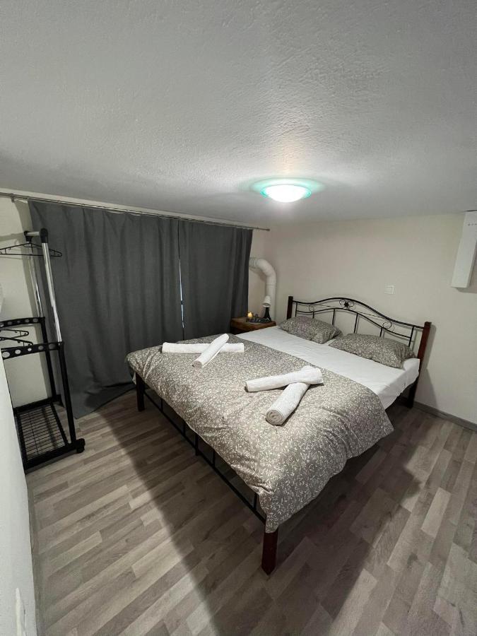 Kalamata City Loft Apartment ภายนอก รูปภาพ