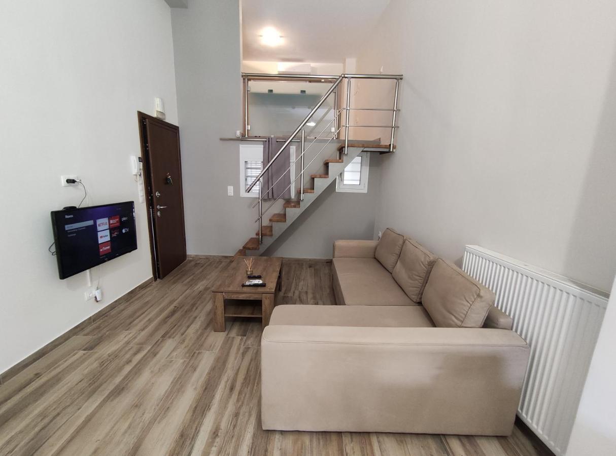 Kalamata City Loft Apartment ภายนอก รูปภาพ