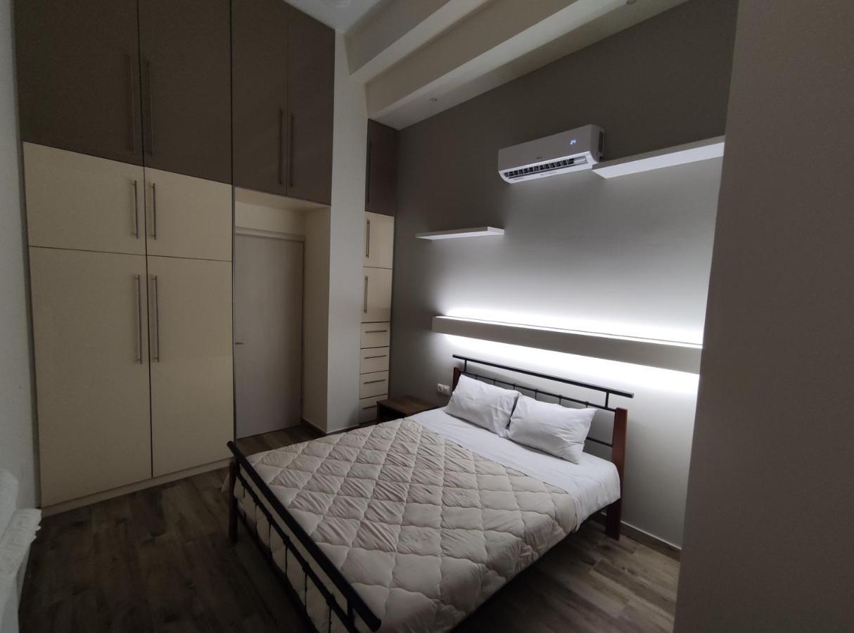 Kalamata City Loft Apartment ภายนอก รูปภาพ