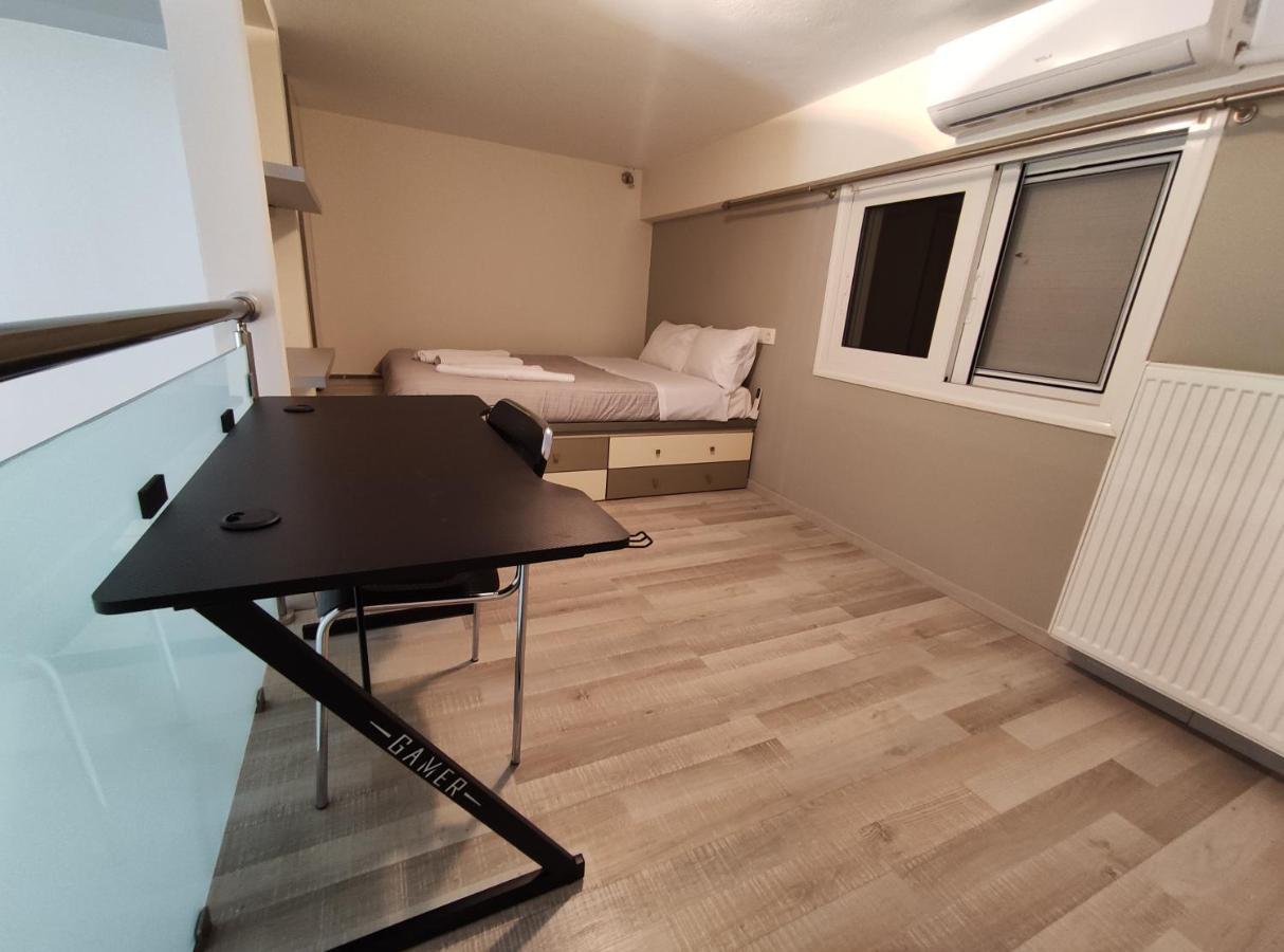 Kalamata City Loft Apartment ภายนอก รูปภาพ