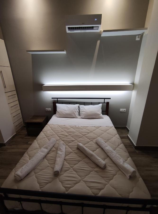Kalamata City Loft Apartment ภายนอก รูปภาพ